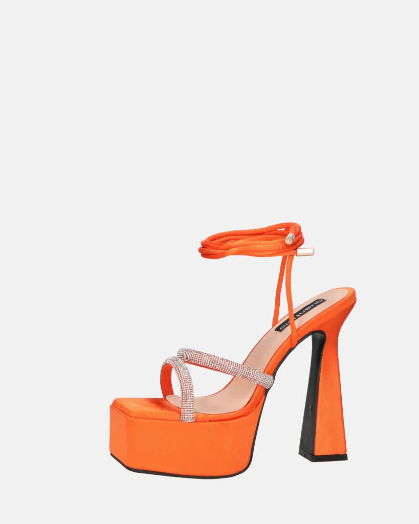 BIRGIT - sandali il satin arancione con gemme